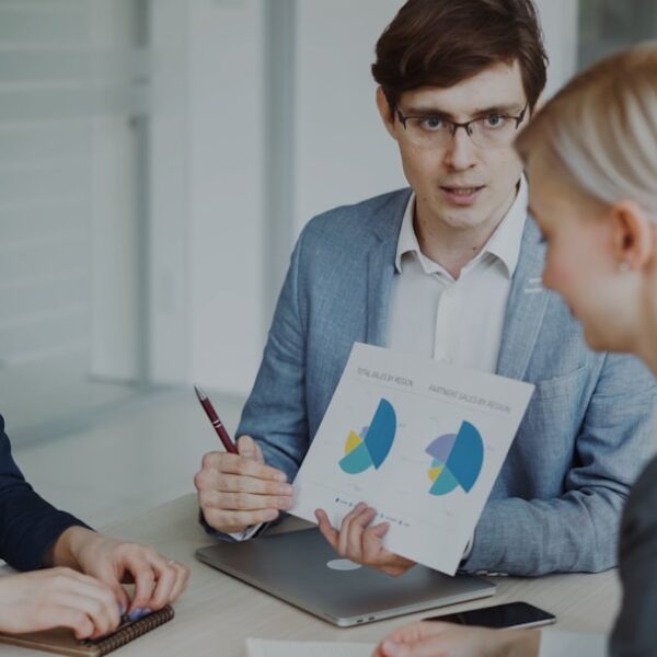 Psychologia decyzji finansowych: Kluczowe aspekty i strategie