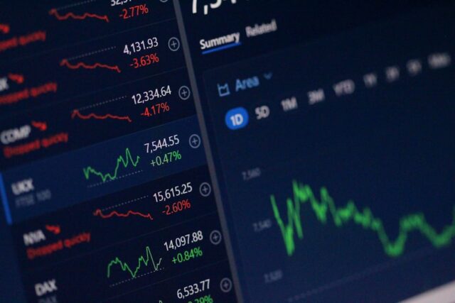 Inwestowanie nadwyżek finansowych: Jak pomnożyć oszczędności